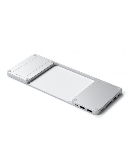 Hub USB-C slim per iMac 24". 2x USB-A 2.0, lettore di schede micro SD. Finitura in alluminio, colore silver.