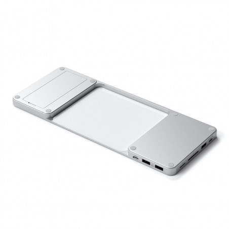 Hub USB-C slim per iMac 24". 2x USB-A 2.0, lettore di schede micro SD. Finitura in alluminio, colore silver.