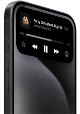 La parte superiore di un iPhone 15 Pro che mostra i controlli per la musica disponibili nella Dynamic Island